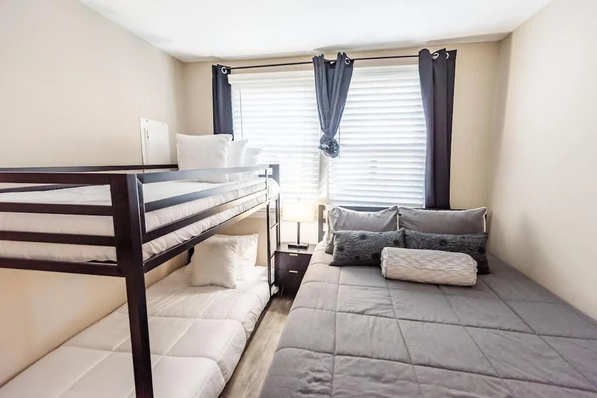 Sleeps 6-Full Kitchen-4 Beds-Big Couch-Officespace Nashville USA